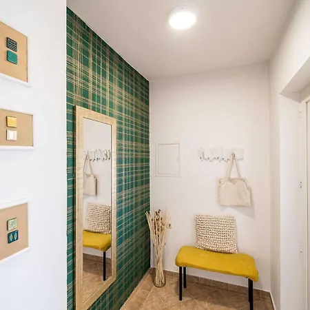 Doma - Two Bedroom With Terrace 챠브타트