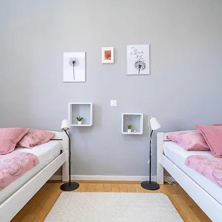 아파트 Doma - Two Bedroom With Terrace 챠브타트