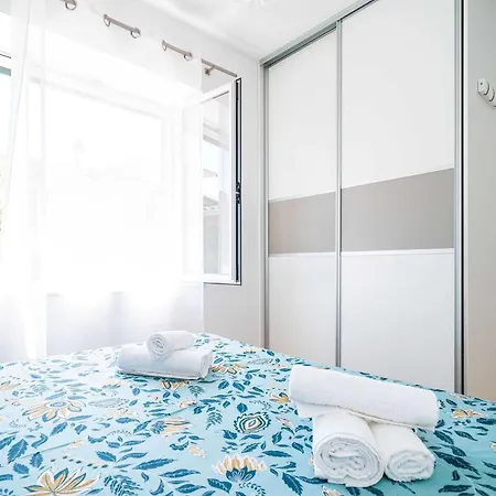 아파트 Doma - Two Bedroom With Terrace *