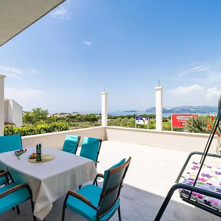 Doma - Two Bedroom With Terrace