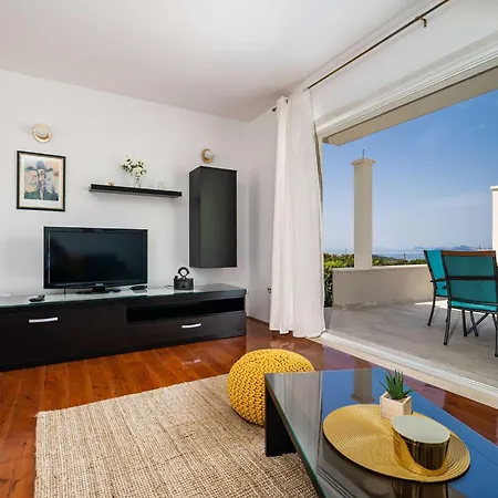 아파트 Doma - Two Bedroom With Terrace 챠브타트