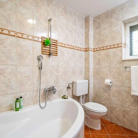 아파트 Doma - Two Bedroom With Terrace *